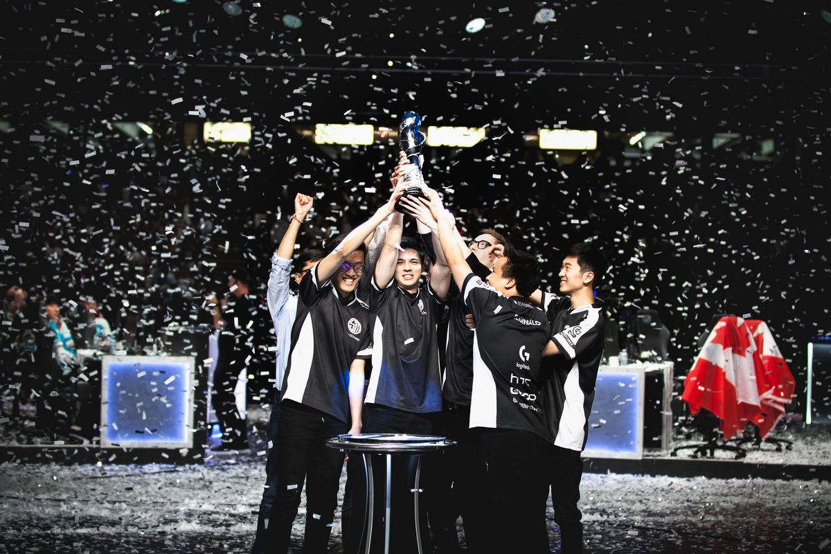 Team SoloMid winning the League of Legends Finals